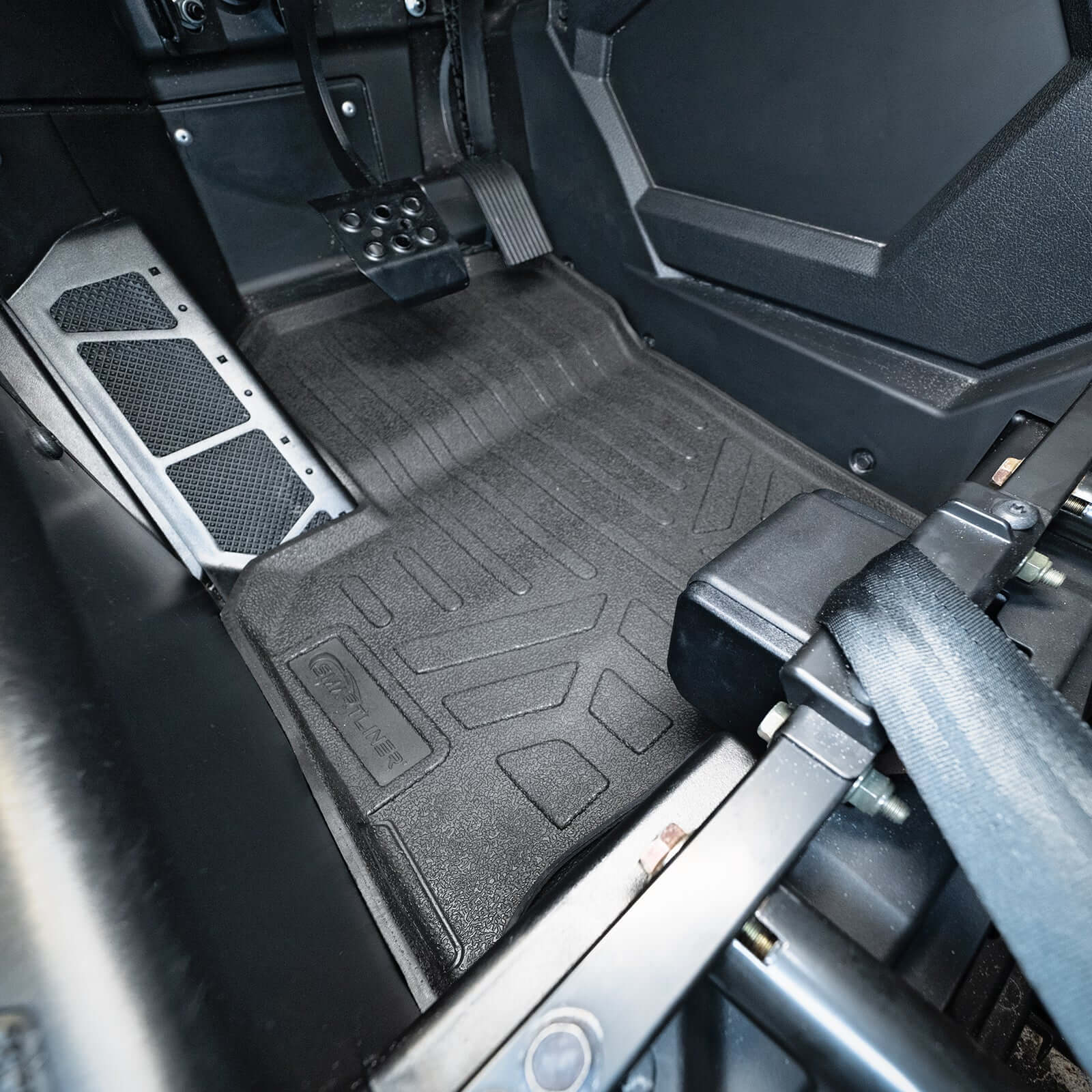 1st Row Rugged Rubber Mat Set